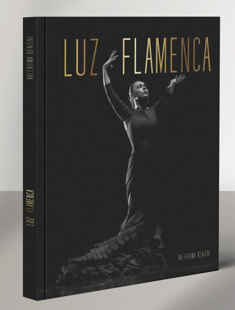 Front page of the art book Luz Flamenca